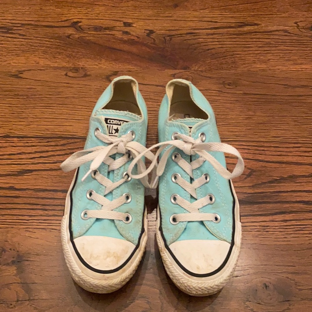 Light Blue Converse sneakers, size 6